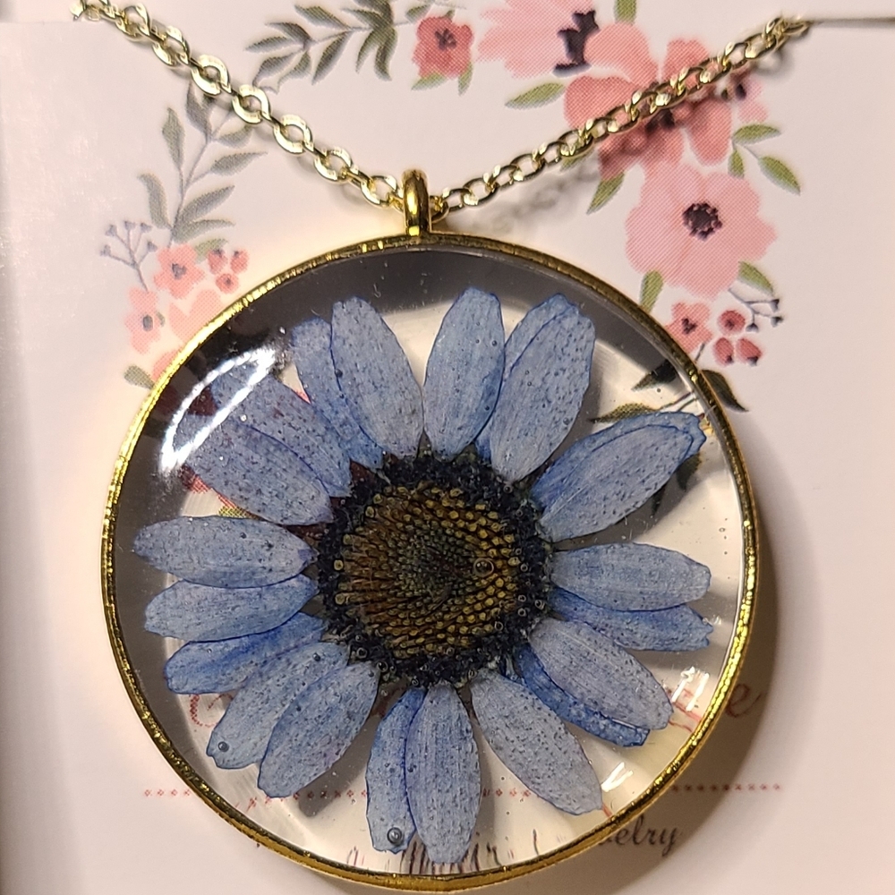 Pressed blue daisy pendant necklace